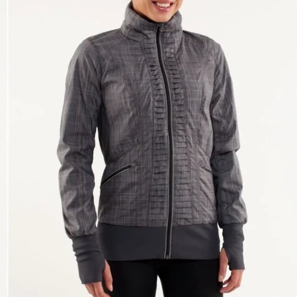 Lululemon Women’s Run Back On Track Jacket. Gray plaid. Size 4 - Picture 1 of 8
